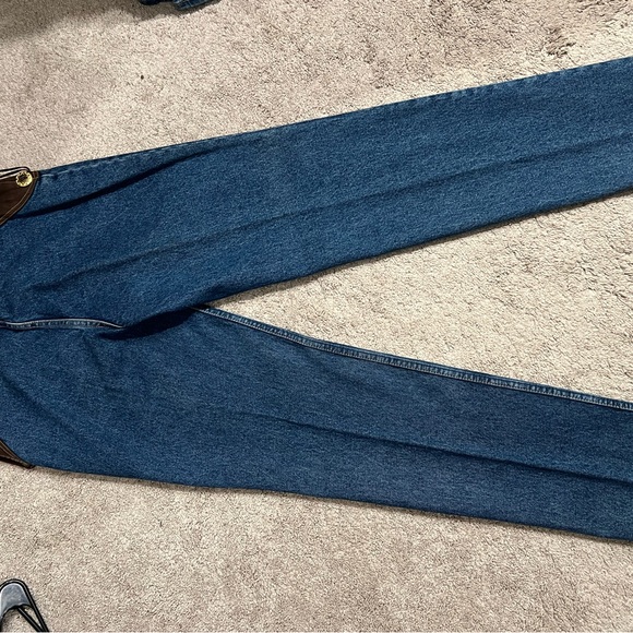 Classic Denim Bootcut Jeans with Brown Details - Picture 4 of 4